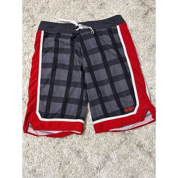 Nice NIKE SB 6.0 Board Shorts Swim Surf Trunks Red Black Checkered Mens 33 Fast - Picture 1 of 5